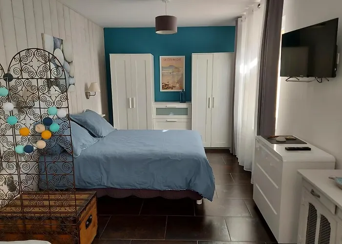 Séjour chez l'habitant 64 *